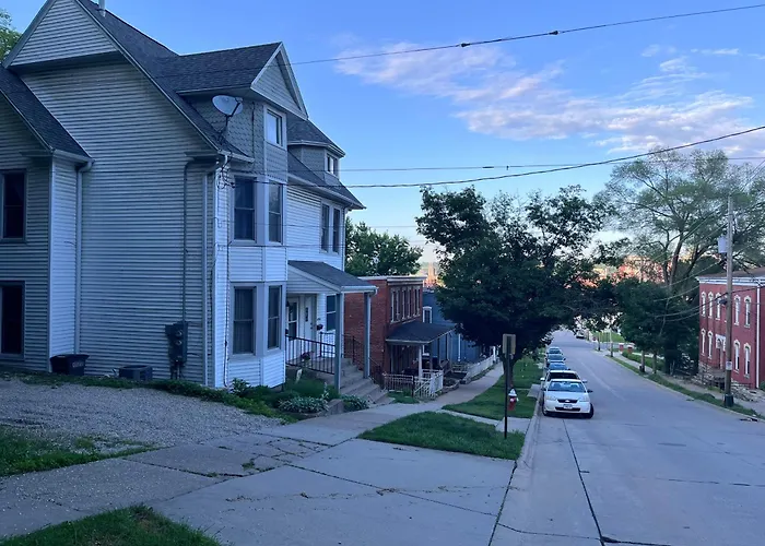 Relaxing Townhouse Downtown Dubuque