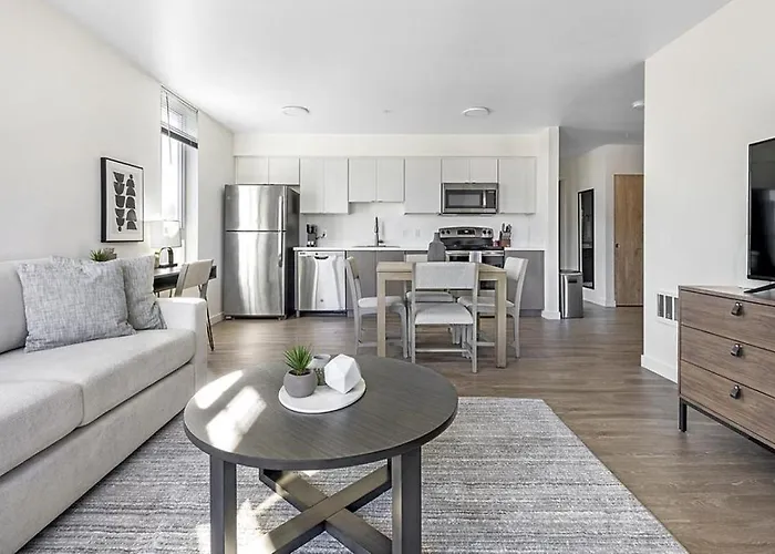 Landing Modern Apartment With Amazing Amenities