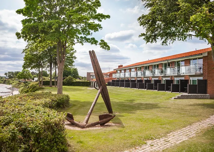 Strandhotel Klinten ApS