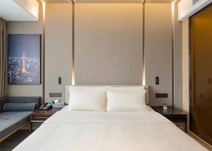 Atour Hotel Quzhou Nankong