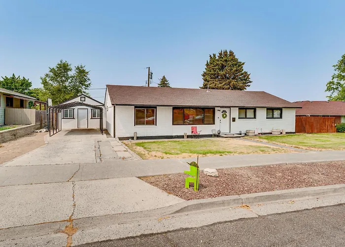 Pet-Friendly Home < 1 Mi To Downtown Moses Lake!