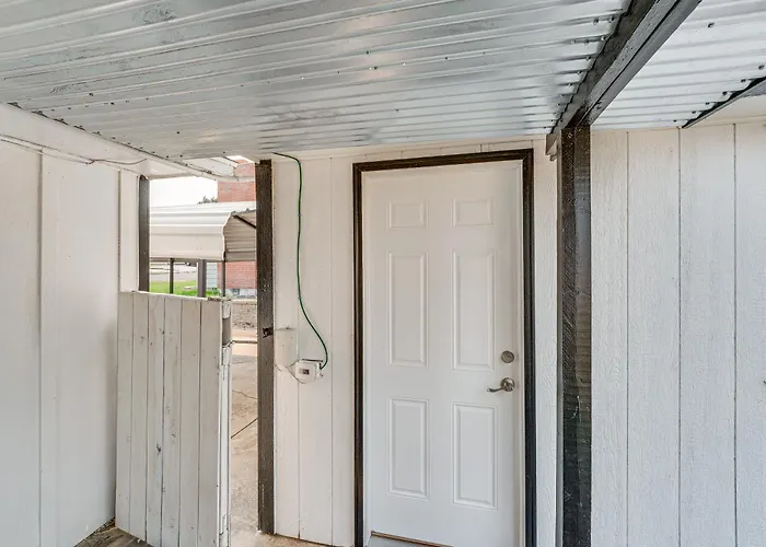 Pet-Friendly Home < 1 Mi To Downtown Moses Lake!