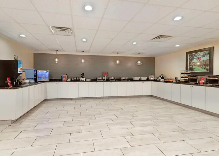 Best Western Plus Plattsburgh