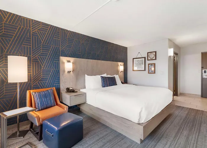 Best Western Plus Landmark Inn