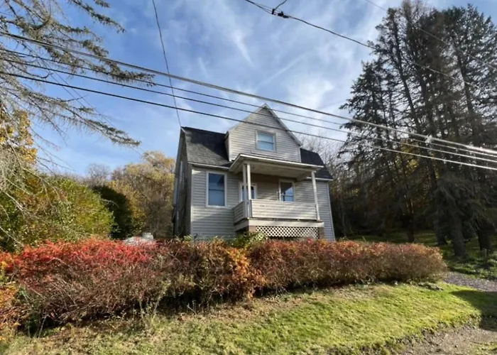 Beautiful Country Home 7 Beds Sleeps 9