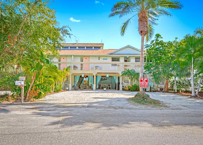 Newly Remodeled 8-Steps To Sand Path Of Beach! Unit D
