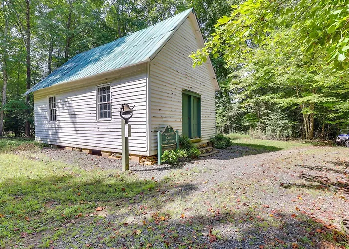 Georgia Home W/ 2 Fire Pits & Creek Access!