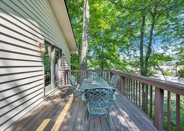 Halesford Harbour Resort - Smith Mountain Lake