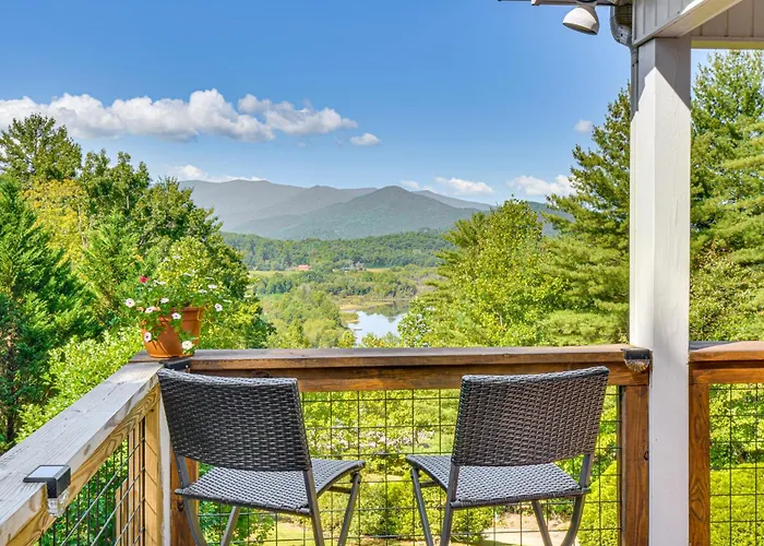 Hiawassee Hideaway: Hot Tub, Lake & Mountain Views