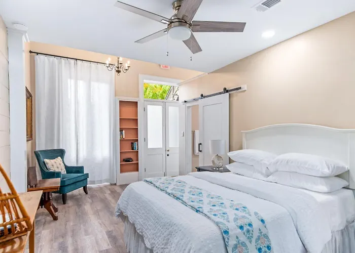 610 Franklin - Downstairs - 2 Bed, 2 Bath, Heart Of Downtown, Pet Friendly With Fee