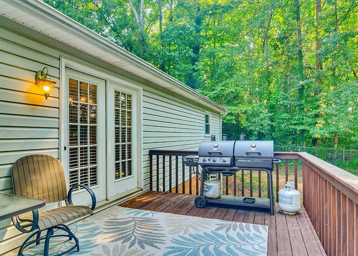 Private Yard & Deck: High Point Home Base!