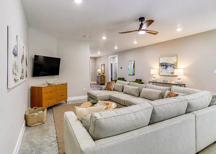 Spacious Heber Springs Home - Easy Marina Access!
