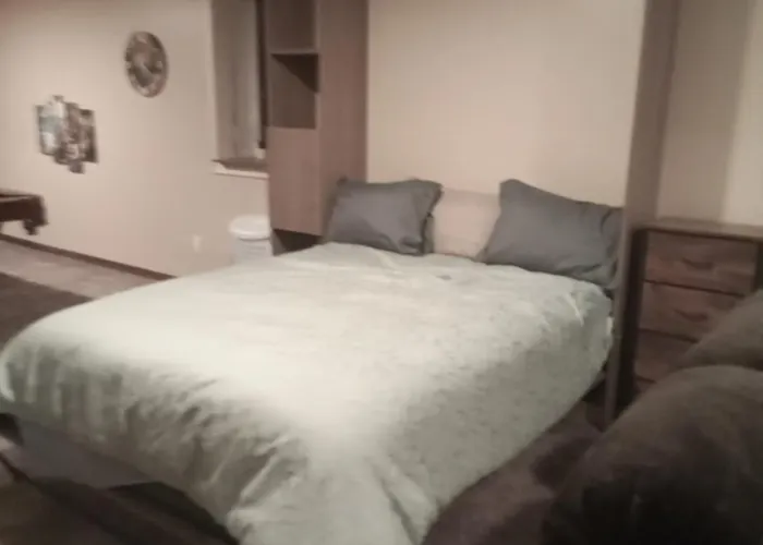 Super Suite With Sauna, Pool Table And Arcade Game