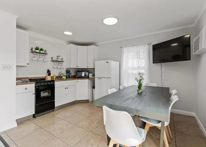 Spacious Family Suite Steps To The Beach