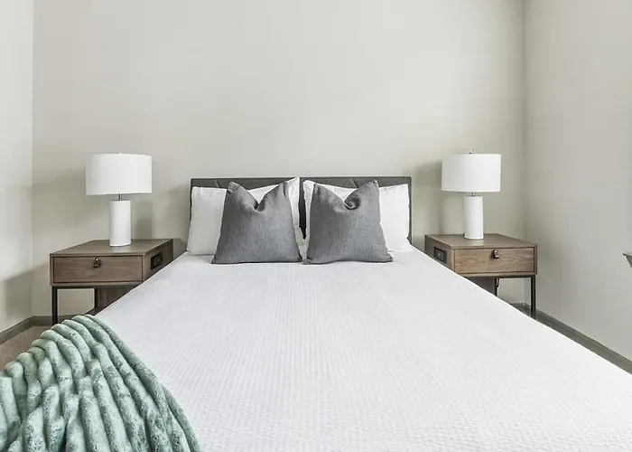 Landing Modern Apartment With Amazing Amenities