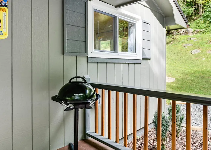 6 Mi To Waterrock Knob & Soco Falls! Cozy Cottage