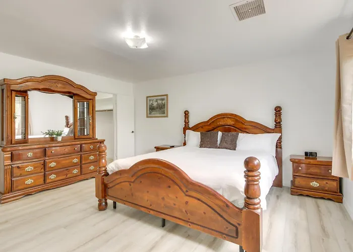 Pet-Friendly Ridgecrest Home Near Ohv Trails!