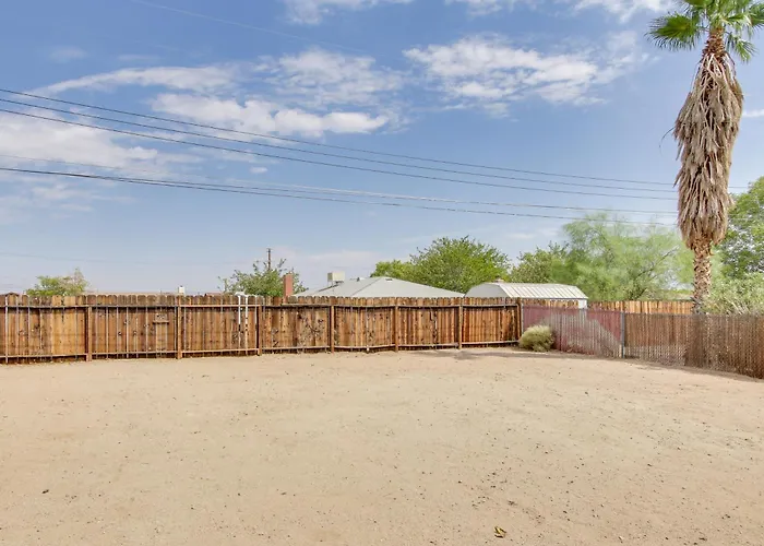Pet-Friendly Ridgecrest Home Near Ohv Trails!
