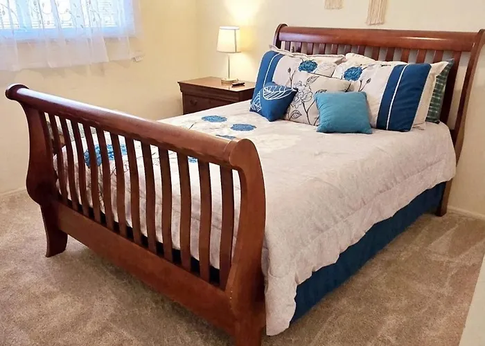 Hot Air Balloon Haven, King Bed, Office, Foosball, Basketball