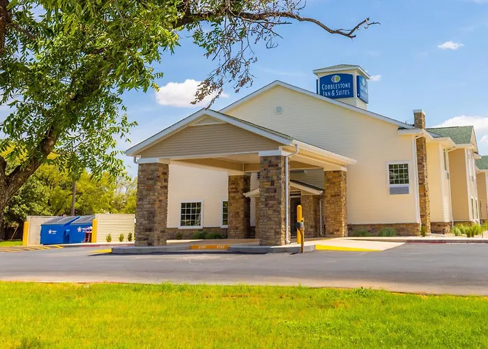 Cobblestone Inn & Suites - Winters