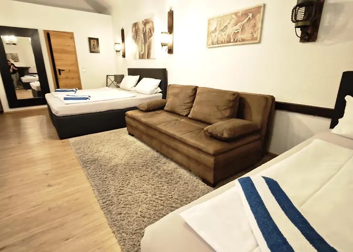 Pension Riverside In Leverkusen Hitdorf Am Rhein - Zentral An Der A1 Und 59