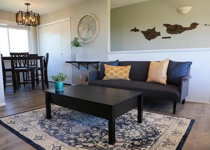 Great Views - Over The Oaks - Stylish - Whole Home