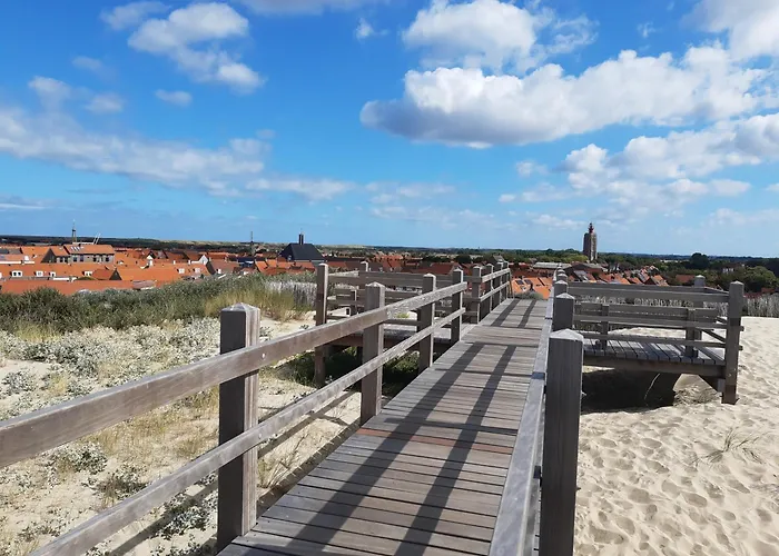 Homarus Bed By The Sea