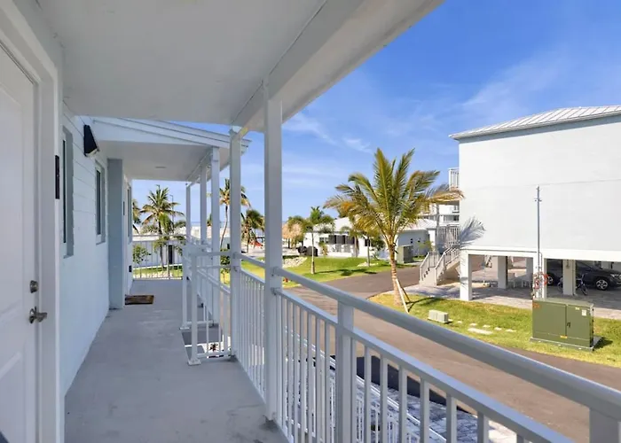 Ocean Front Breeze In Paradise
