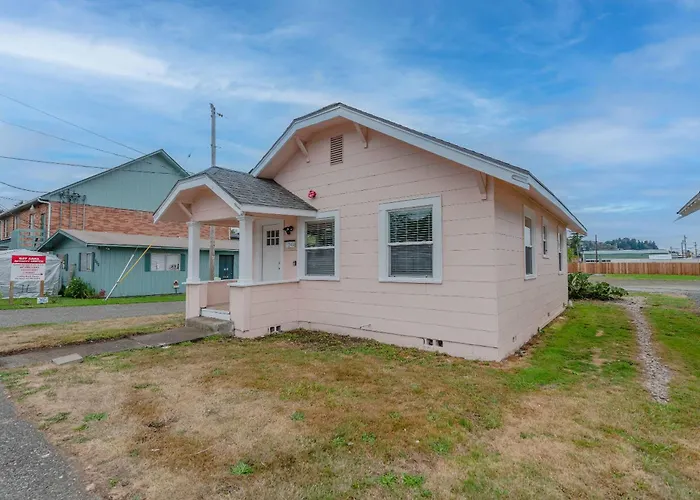 #Stayinmydistrict Coos Bay Primrose Cottage