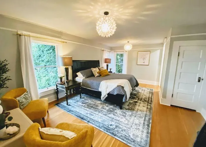Historical Entertainer 3 Bedroom Townhouse Ac Pnw