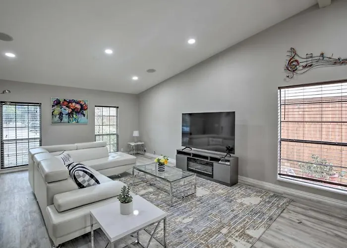 Collins Family-Friendly Texas Home With Private Pool!