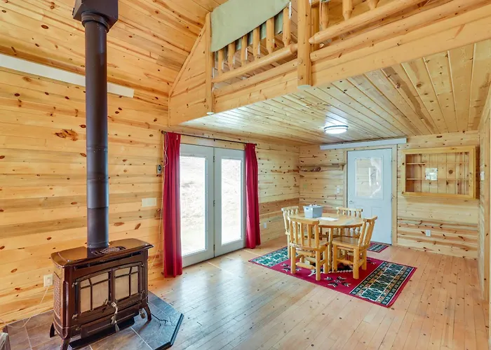 Hike, Unwind & Bring Your Pet: Deadwood Cabin!
