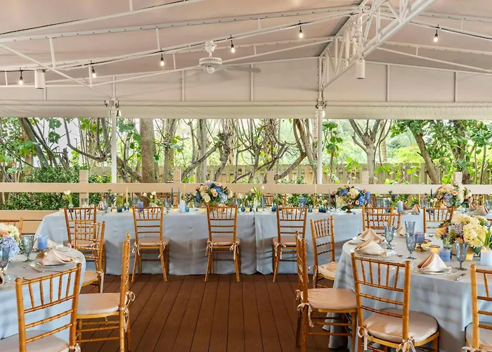 The Singer Oceanfront Resort, Curio Collection By Hilton