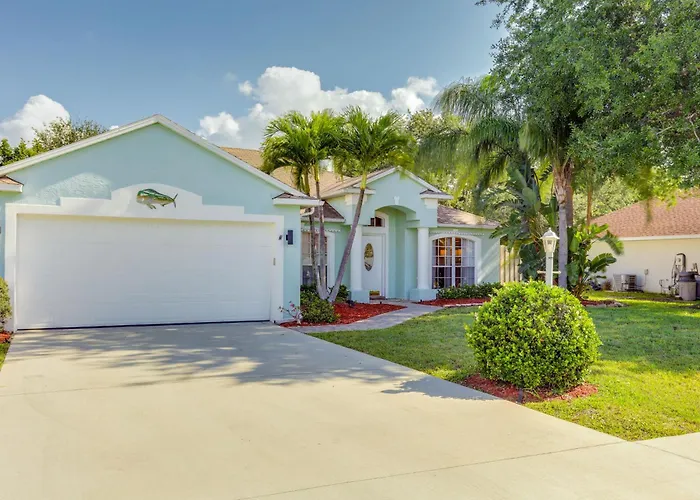 Inviting Jensen Beach Home W/ Screened-In Patio!