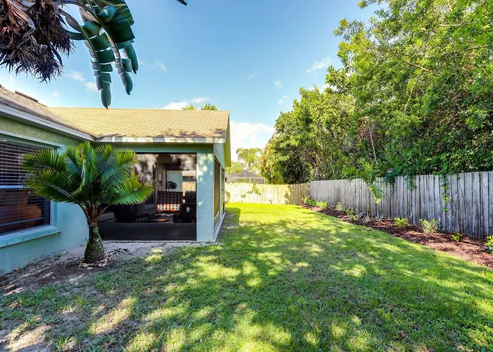 Inviting Jensen Beach Home W/ Screened-In Patio!