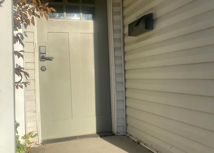 Entire Tiny House With Large Yard Fenced In!