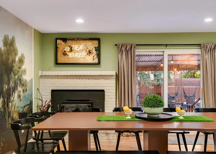 Mid Summer Night'S Dream W Hot Tub Theater Game Room