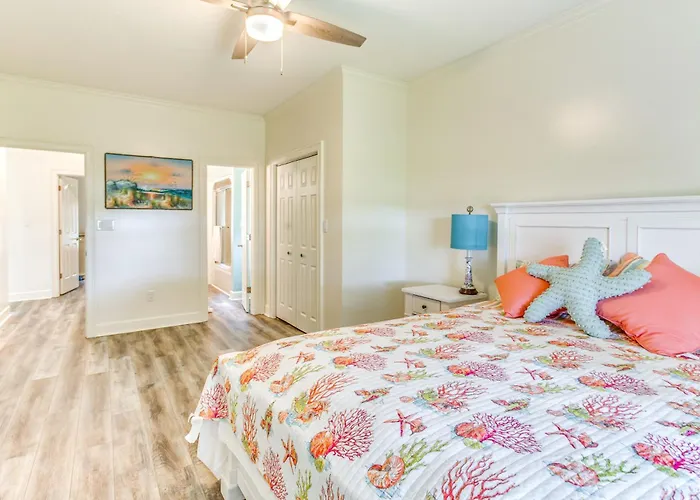 Walk To Marina: Pet-Friendly Little River Home!