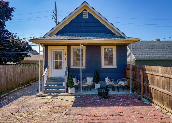 Comfortable 2-Bedroom House In Cleveland 1330