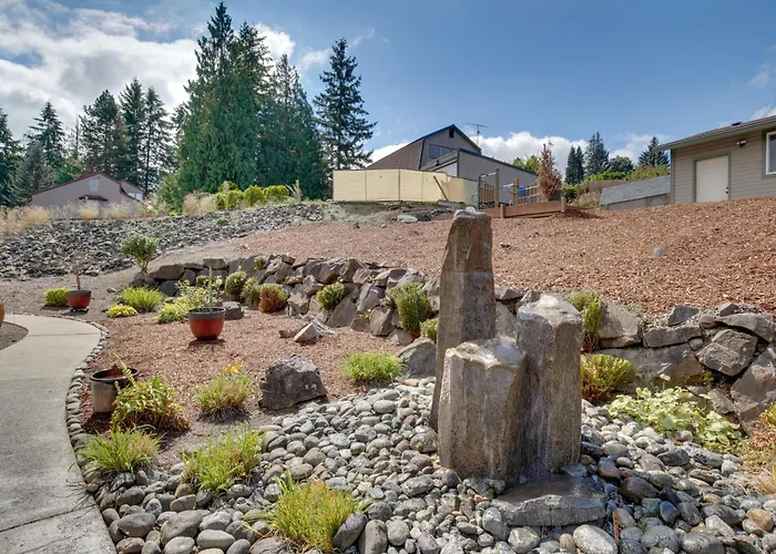 Pet-Friendly Auburn Home On 3 Acres