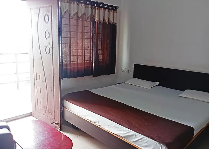 Savanur Deluxe Lodge