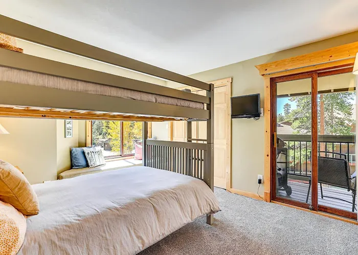 Ski Shuttle & Mountain Views: Keystone Resort Home