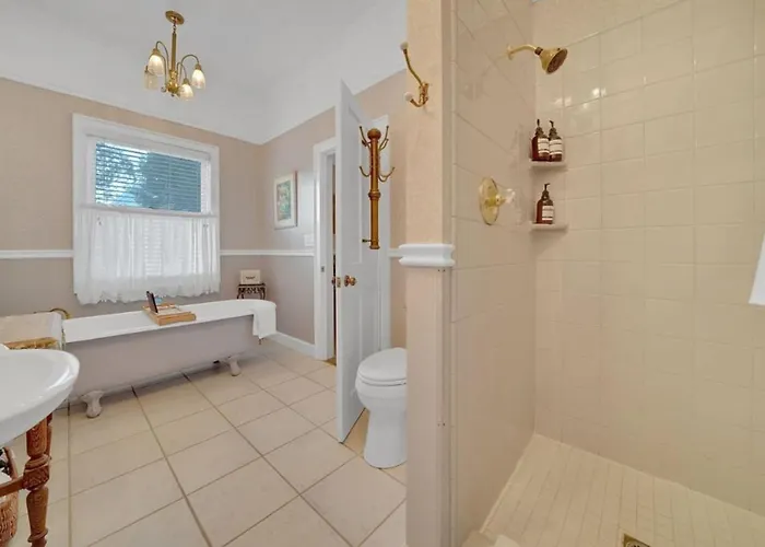 Romantic Victorian Getaway The Blue Room