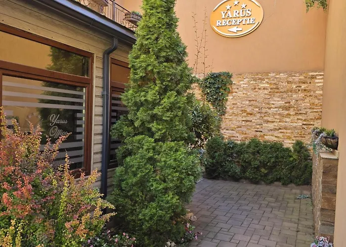 Hotel Yarus