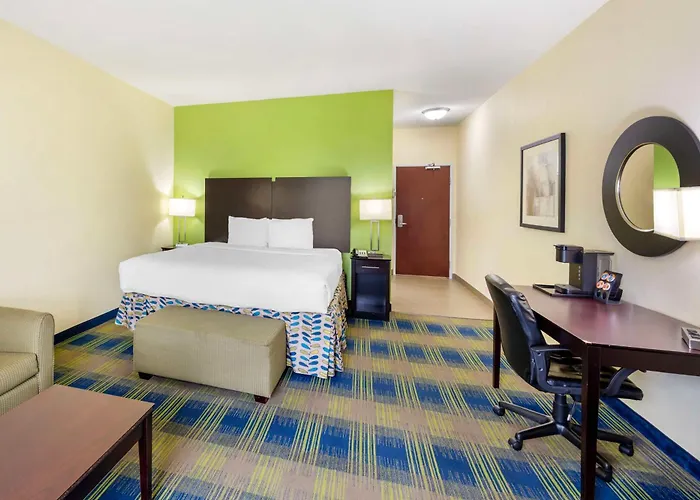 Best Western Plus Pratt