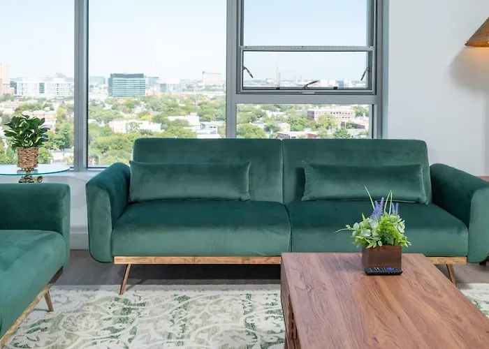 Central Penthouse City Skyline Views Gym Sleep 8