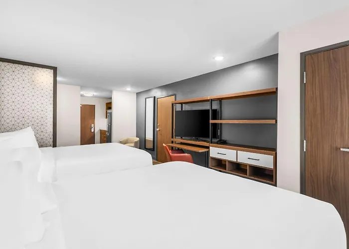 Everhome Suites Lexington - Horse Park