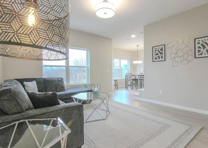 Cedar Falls Townhome - New Construction - 3 Kings!