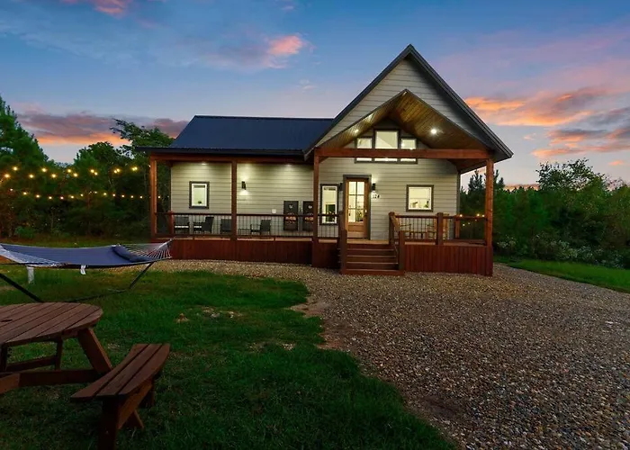 Under The Stars - Secluded, Hot Tub, Firepit, Games