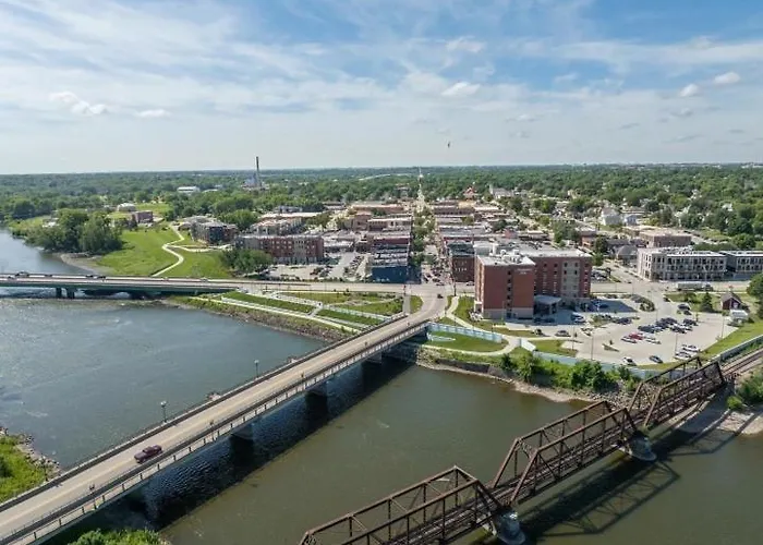 Lindell Motor Lodge - Downtown Cedar Falls Studio With Free Gated Parking!